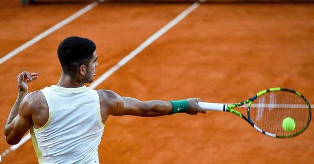 世界网球队鏖战日本网球队，瓦林卡绝境逆转