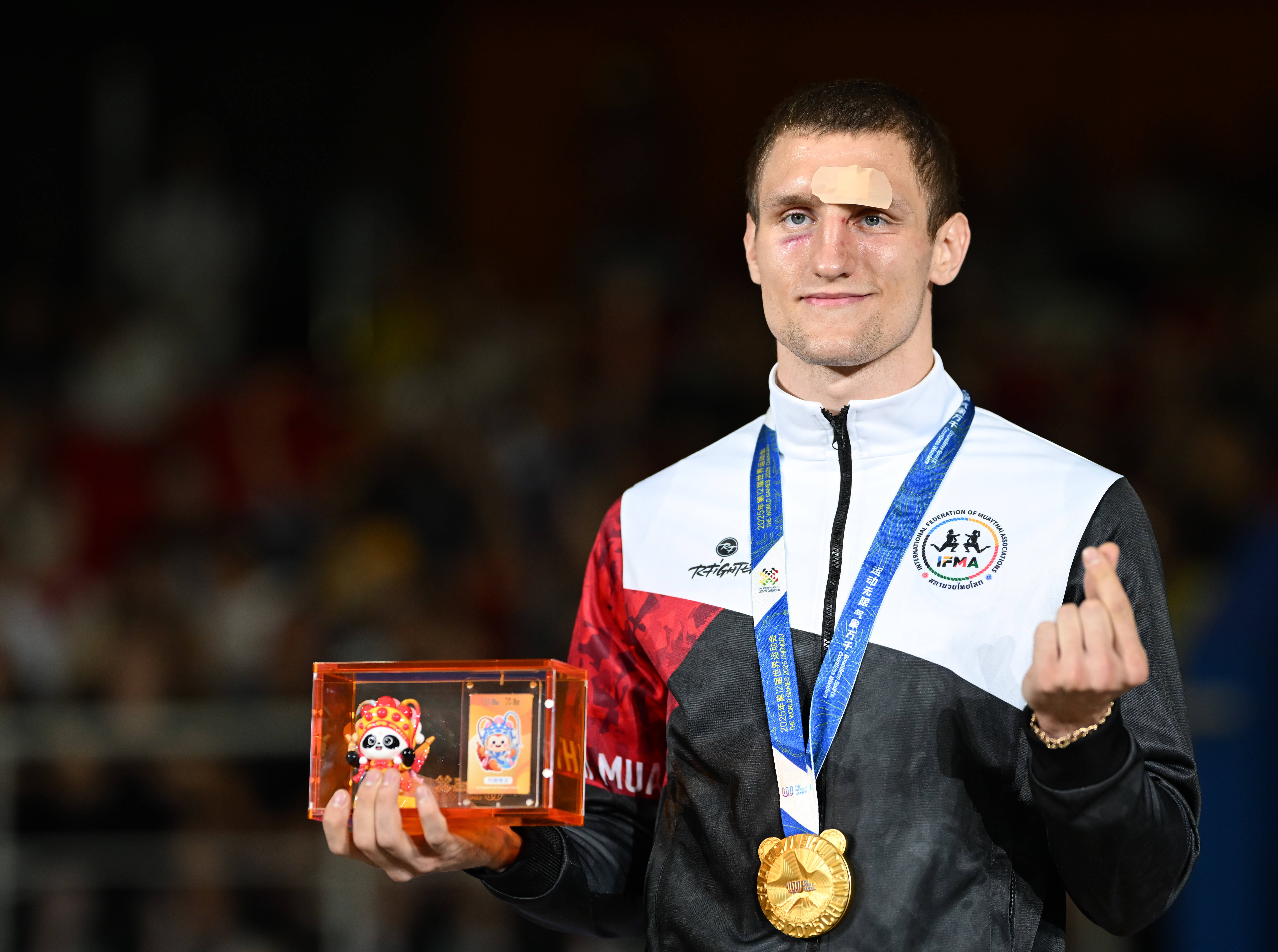 拳击选手发挥出色，荣膺最佳MVP的简单介绍