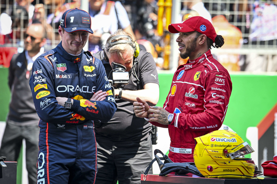 迈凯伦碾压哈斯车队,汉密尔顿高光表现 迈凯伦碾压哈斯车队,汉密尔顿高光表现