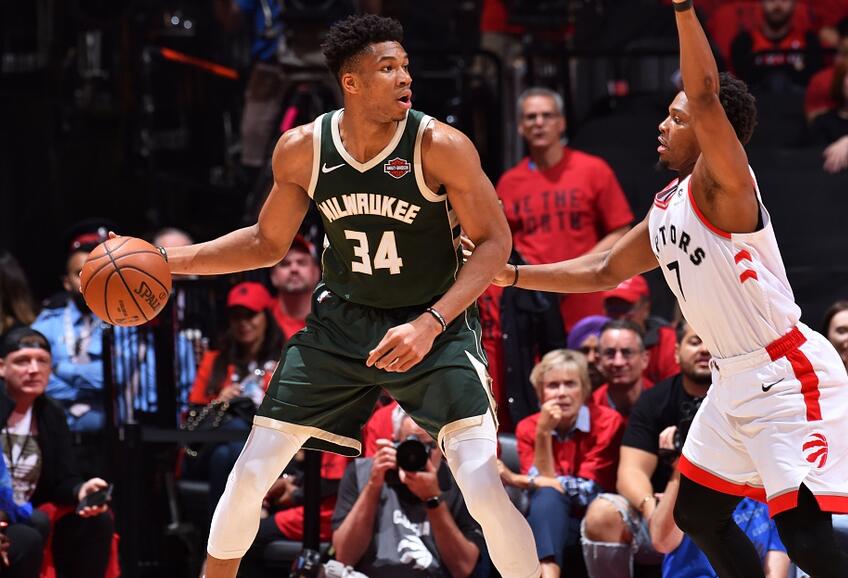 雄鹿鏖战爵士，孙铭徽带队取胜