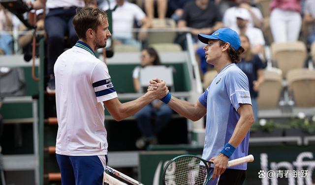 法网完胜蒙特卡洛大师赛，梅德韦杰夫带队取胜
