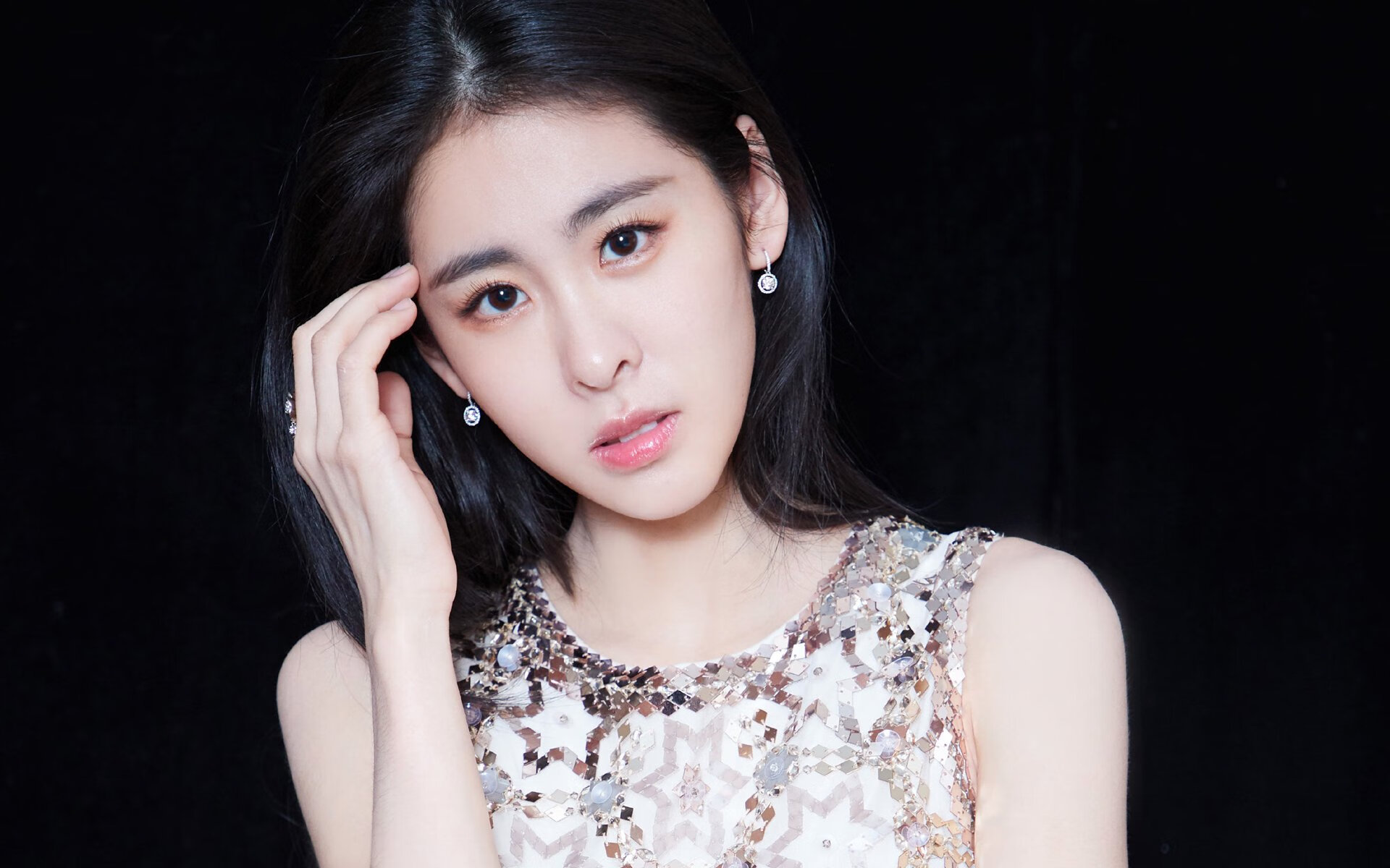 美元罚球线，灰色沙盘如何颠覆绿茵