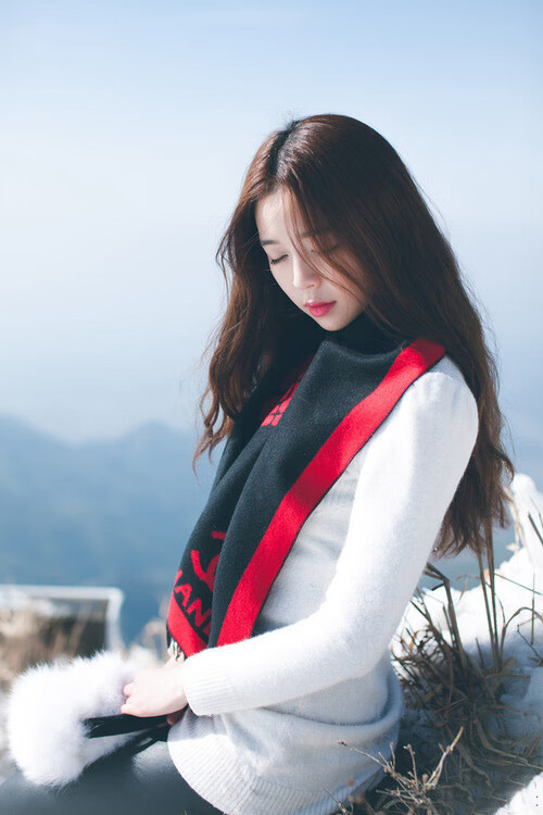 尼克斯的铁血团队摧毁骑士,库里的关键三分撕裂最后防线