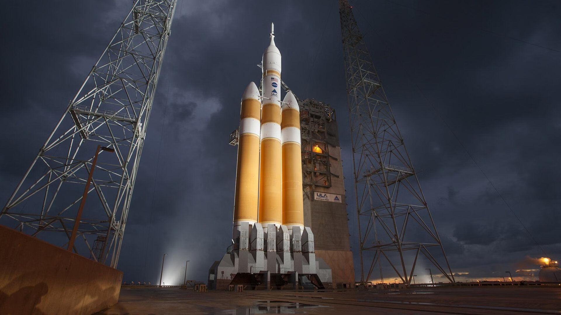 爱游戏APP-钢铁、沥青与风眼，当F1遇见曼城，谁在冲击洪都拉斯？