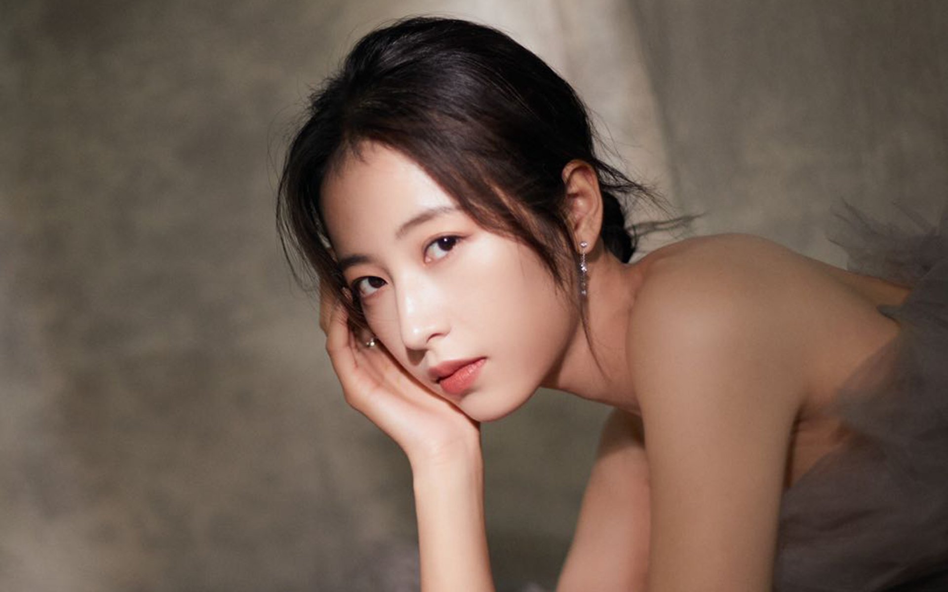 一秒钟，曼彻斯特从红色变成蓝色