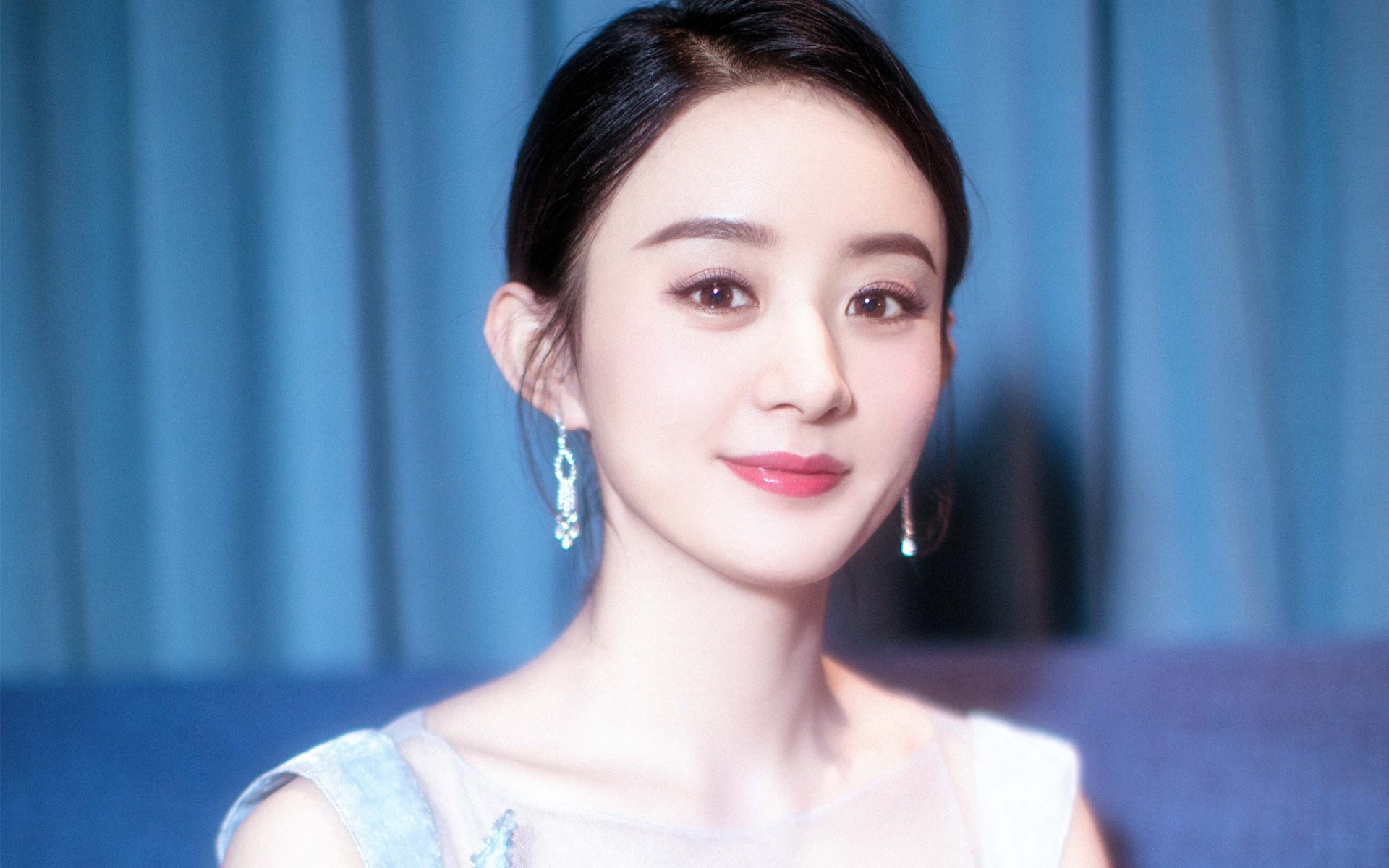 沙漠中的涅槃,2026世界杯揭幕战,当乌兹别克斯坦的蓝白旗帜淹没突尼斯,C罗用最后一滴血写下不朽